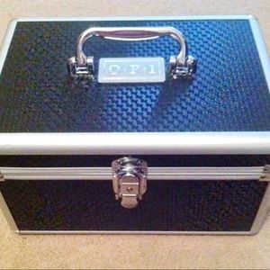 Makeup - OPI Nail Art Storage Case with 47 Items Makeup - OPI Nail Art Storage Case with 47 Items